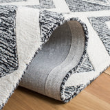 Safavieh Metro Met254A Ivory/Black Rug.