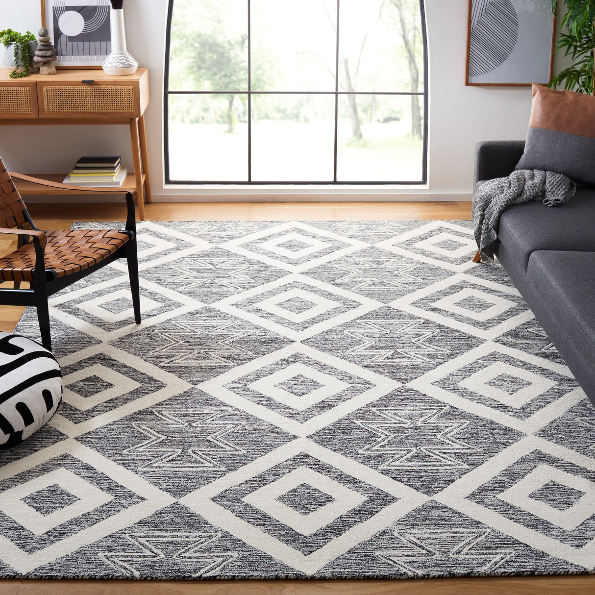 Safavieh Metro Met254A Ivory/Black Rug.