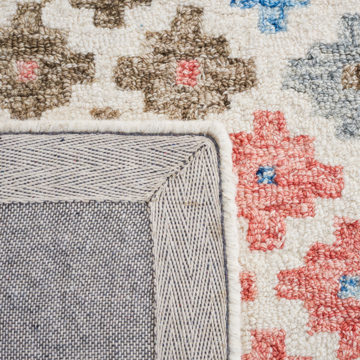 Safavieh Metro Met355M Ivory/Blue Rug.