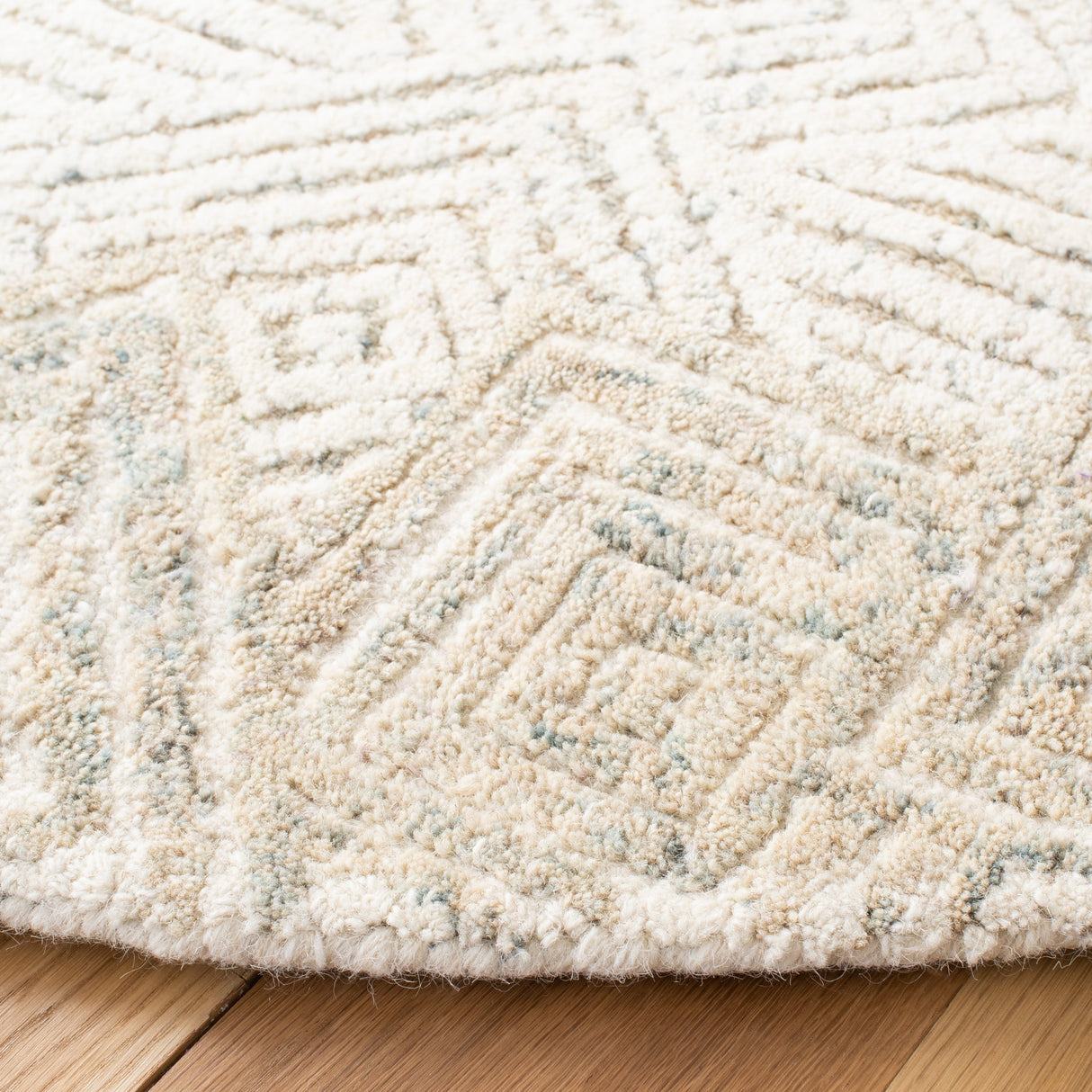 Safavieh Metro Met401A Beige/Ivory Rugs.