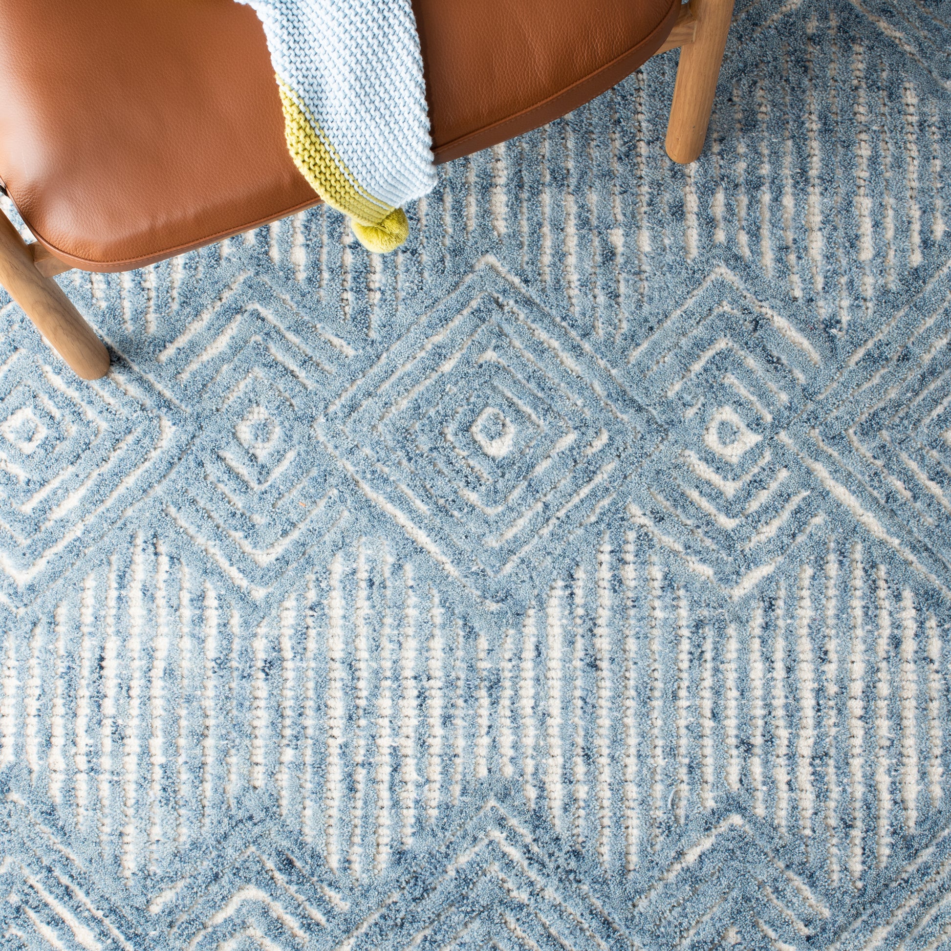 Safavieh Metro Met401M Blue/Ivory Area Rug