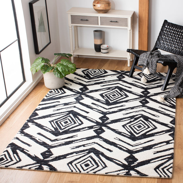 Safavieh Metro Met402Z Black/Ivory Rugs.