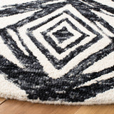 Safavieh Metro Met402Z Black/Ivory Rugs.