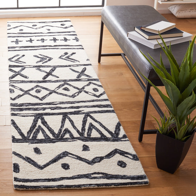 Safavieh Metro Met403Z Black/Ivory Rugs.