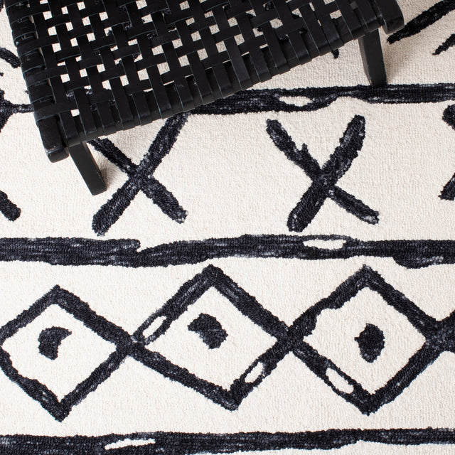 Safavieh Metro Met403Z Black/Ivory Rugs.