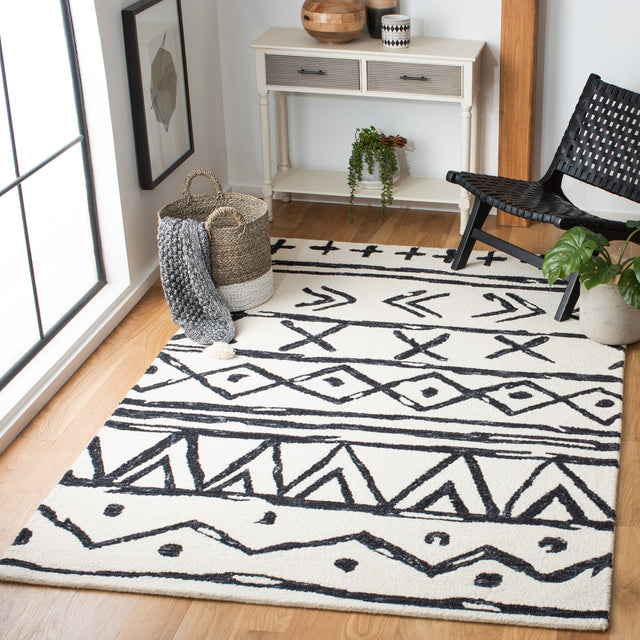 Safavieh Metro Met403Z Black/Ivory Rugs.