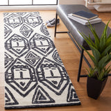 Safavieh Metro Met404Z Black/Ivory Rugs.