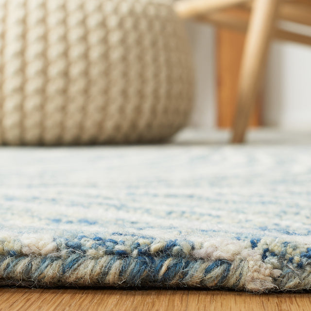 Safavieh Metro Met451M Blue/Ivory Rug.