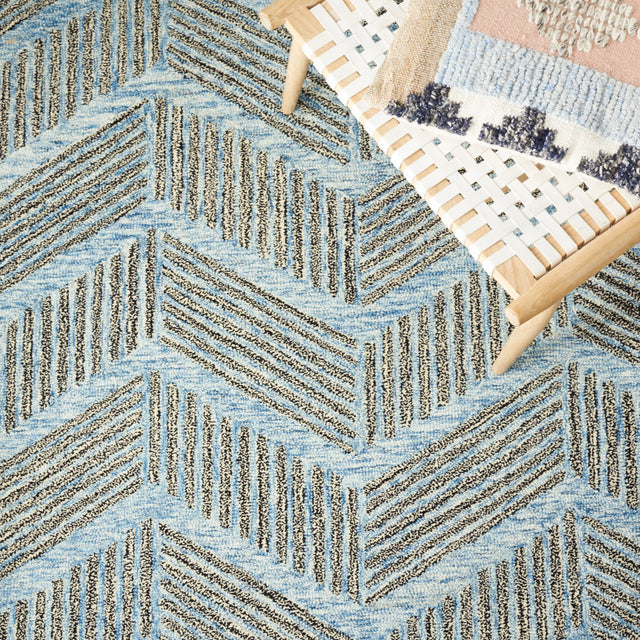 Safavieh Metro Met453M Blue/Black Rug.