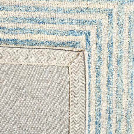 Safavieh Metro Met454L Light Blue/Ivory Rug.