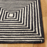 Safavieh Metro Met454Z Black/Beige Rug.
