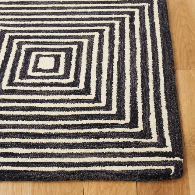 Safavieh Metro Met454Z Black/Beige Rug.