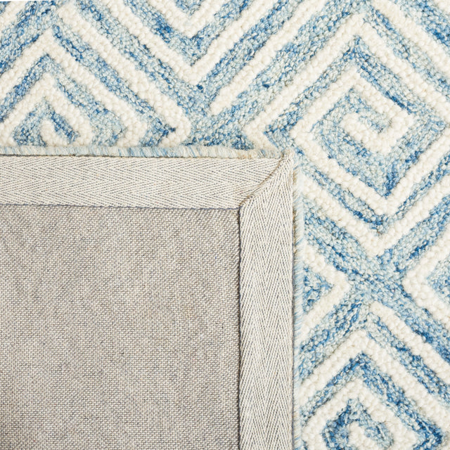 Safavieh Metro Met455L Light Blue/Ivory Rug.
