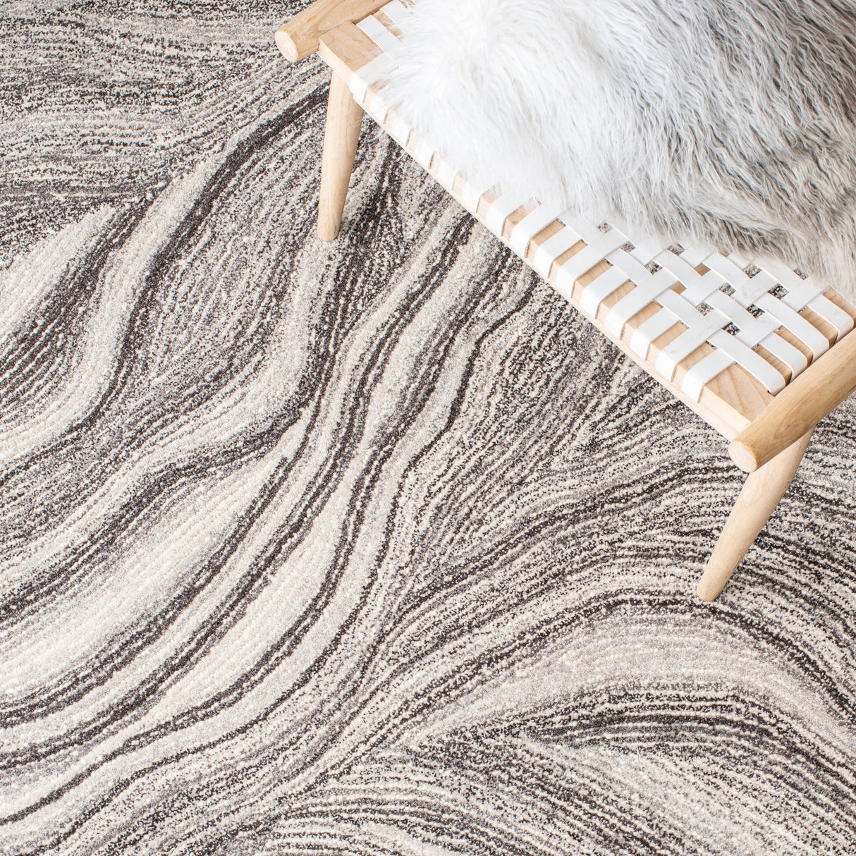 Safavieh Metro Met505H Ivory/Dark Grey Rugs.