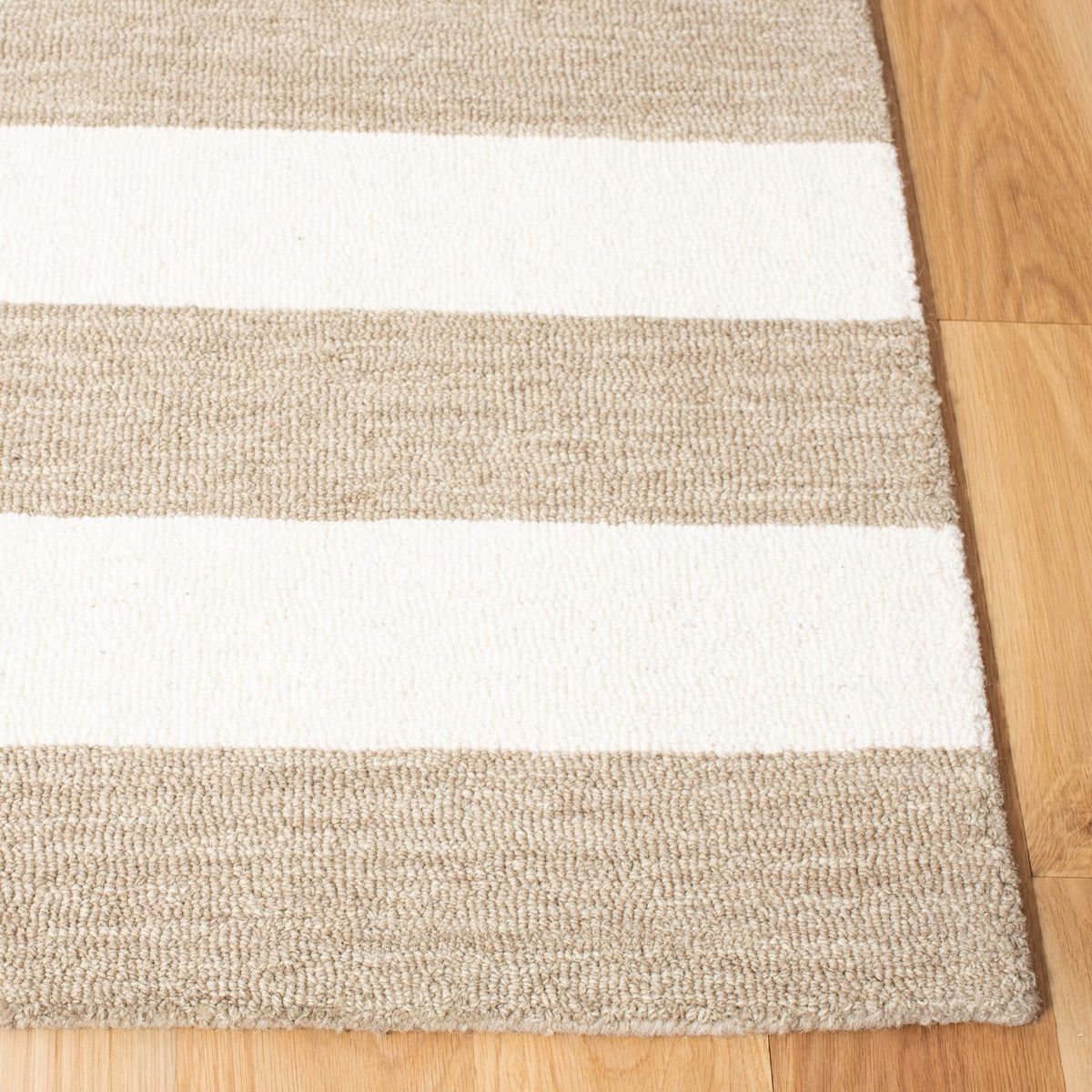Safavieh Metro Met605T Brown/Ivory Rugs.