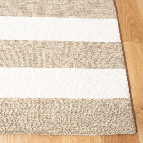Safavieh Metro Met605T Brown/Ivory Rugs.