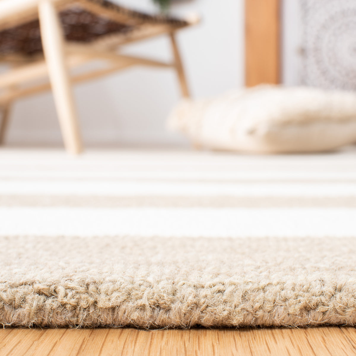Safavieh Metro Met605T Brown/Ivory Rugs.