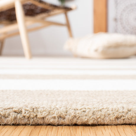 Safavieh Metro Met605T Brown/Ivory Rugs.
