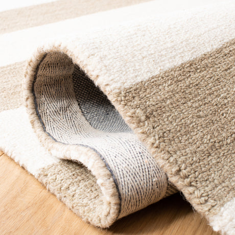 Safavieh Metro Met605T Brown/Ivory Rugs.