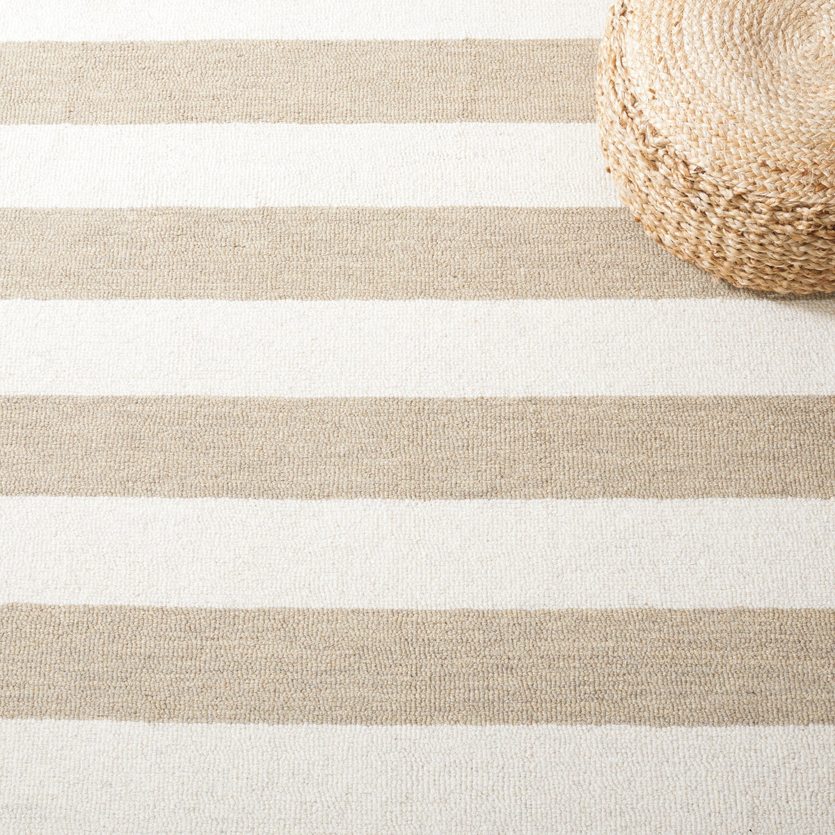 Safavieh Metro Met605T Brown/Ivory Rugs.