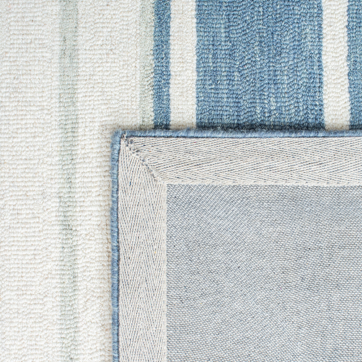 Safavieh Metro Met607M Blue/Ivory Rugs.