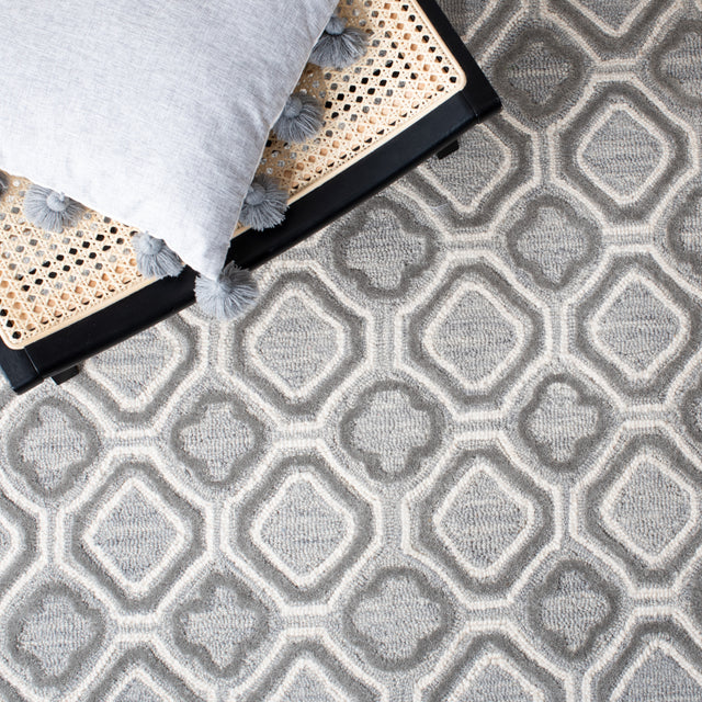 Safavieh Metro Met701A Ivory/Grey Rugs.