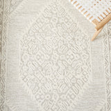 Safavieh Metro Met706F Ivory/Grey Rug.