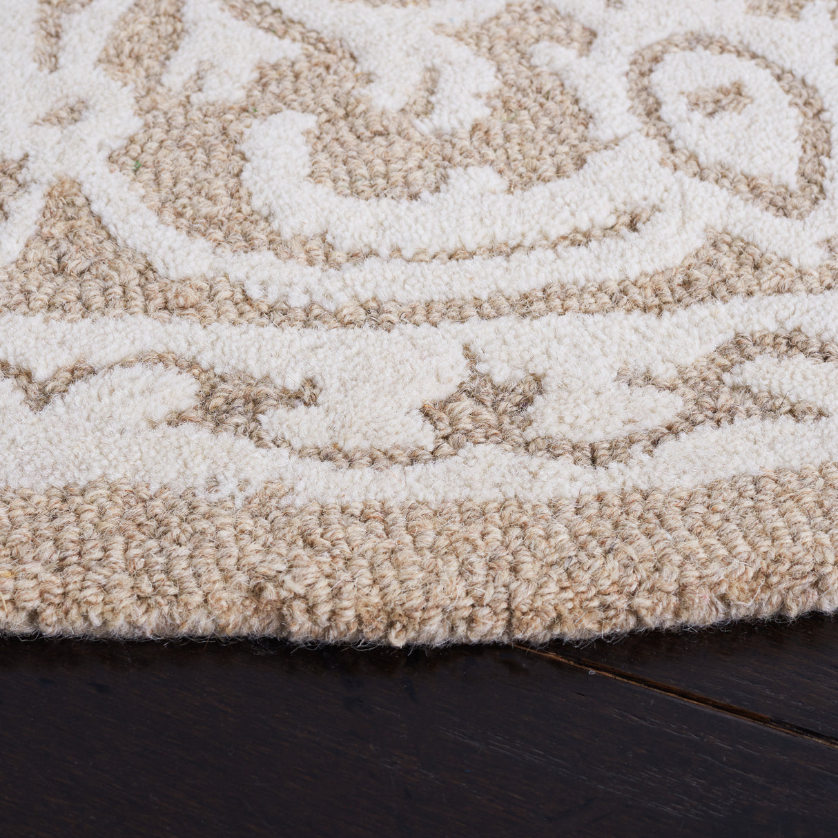 Safavieh Metro Met706T Ivory/Brown Rug.