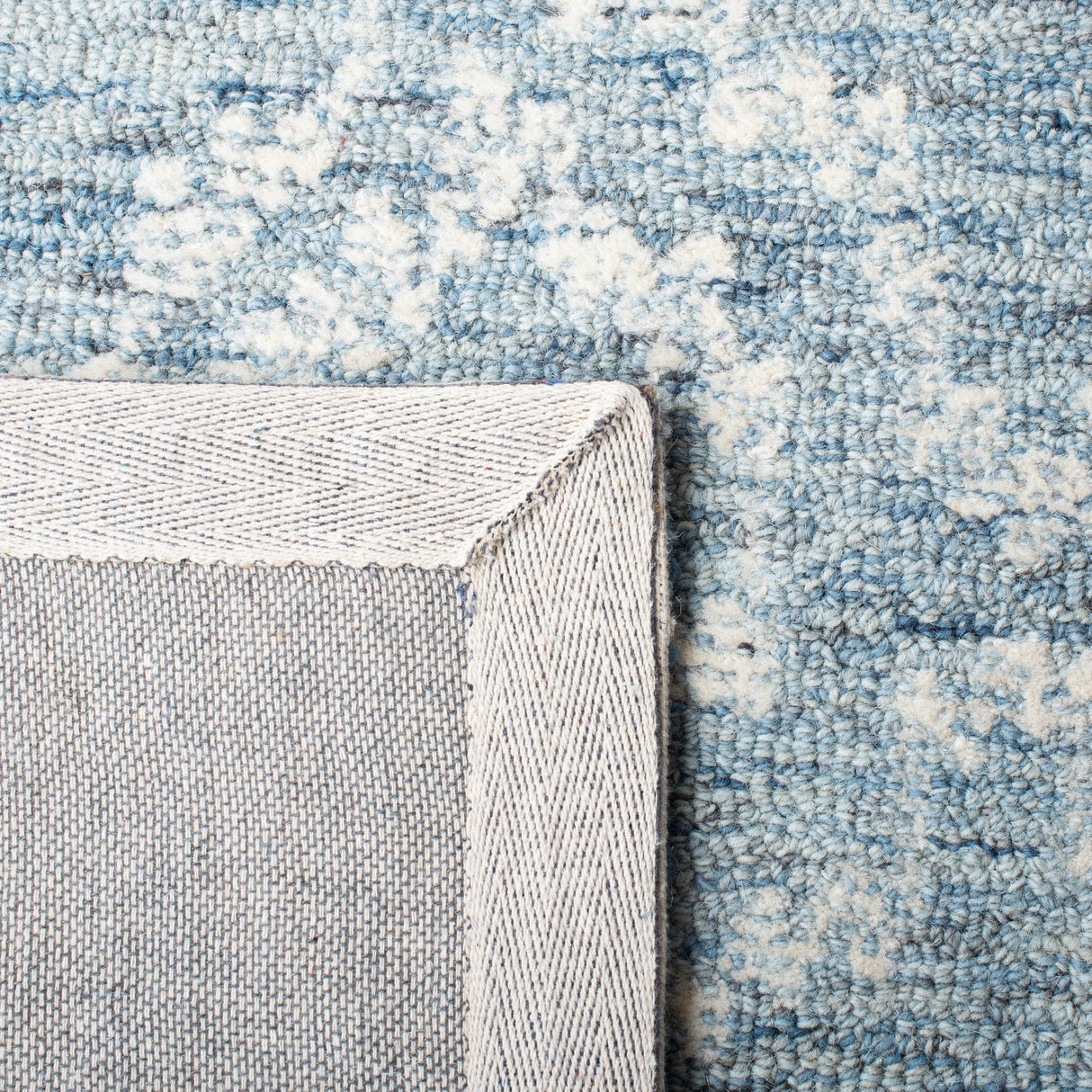 Safavieh Metro Met801M Natural/Blue Rugs.