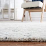 Safavieh Metro Met850F Grey/Ivory Rug.