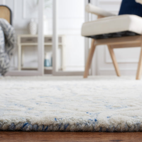 Safavieh Metro Met850M Blue/Ivory Rug.