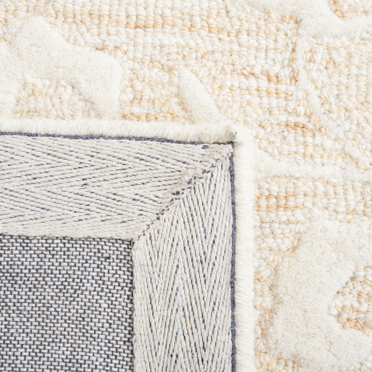 Safavieh Metro Met853D Gold/Ivory Rug.