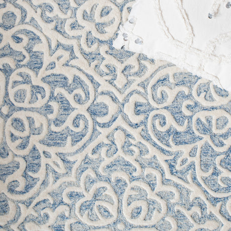 Safavieh Metro Met857M Blue/Ivory Rug.
