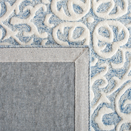 Safavieh Metro Met857M Blue/Ivory Rug.