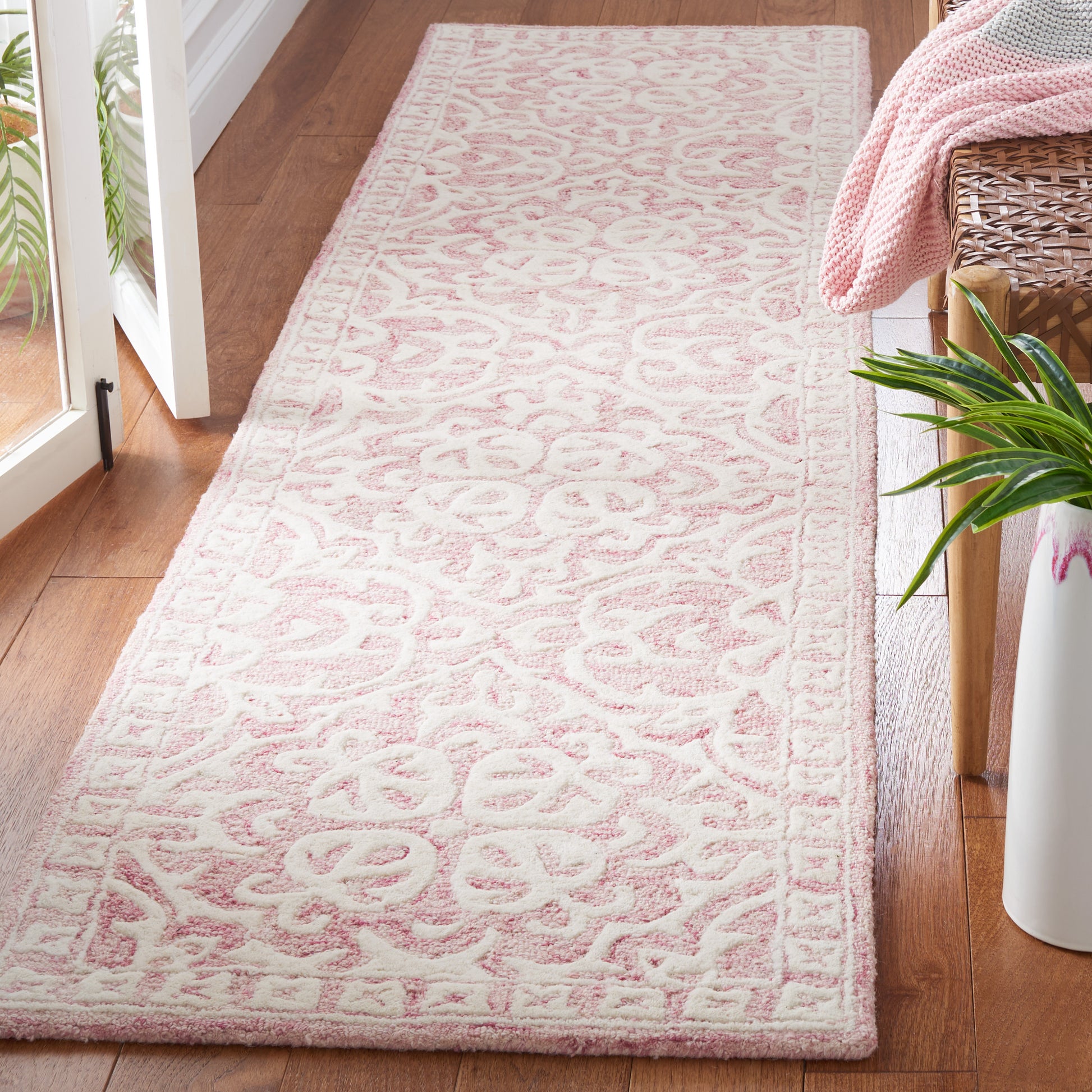 Safavieh Metro Met857U Pink/Ivory Area Rug