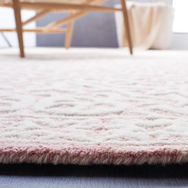 Safavieh Metro Met857U Pink/Ivory Rug.