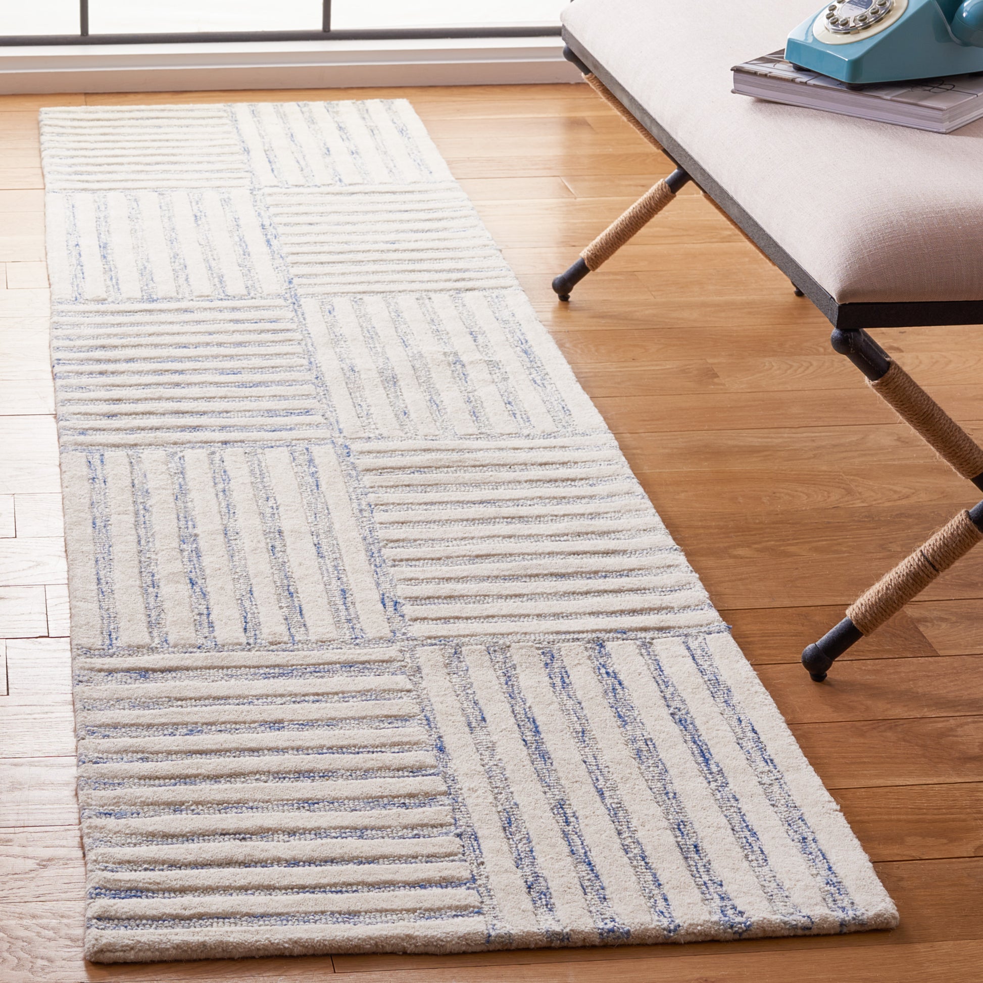 Safavieh Metro Met858M Blue/Ivory Area Rug