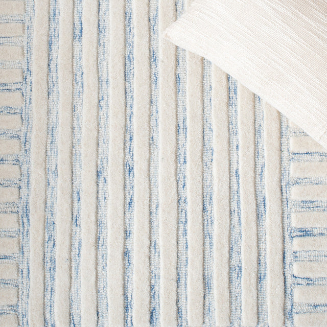 Safavieh Metro Met858M Blue/Ivory Rug.