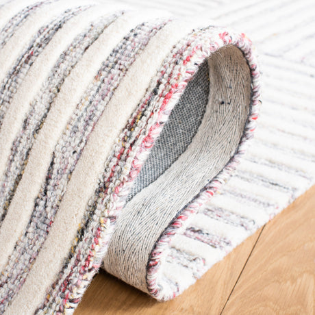 Safavieh Metro Met858Q Red/Ivory Rug.