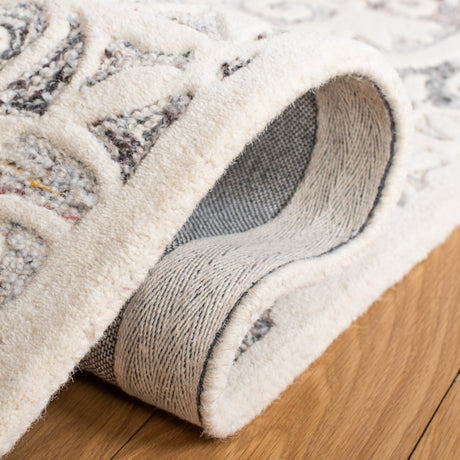 Safavieh Metro Met859Q Red/Ivory Rug.