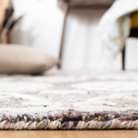Safavieh Metro Met860Q Red/Ivory Rug.