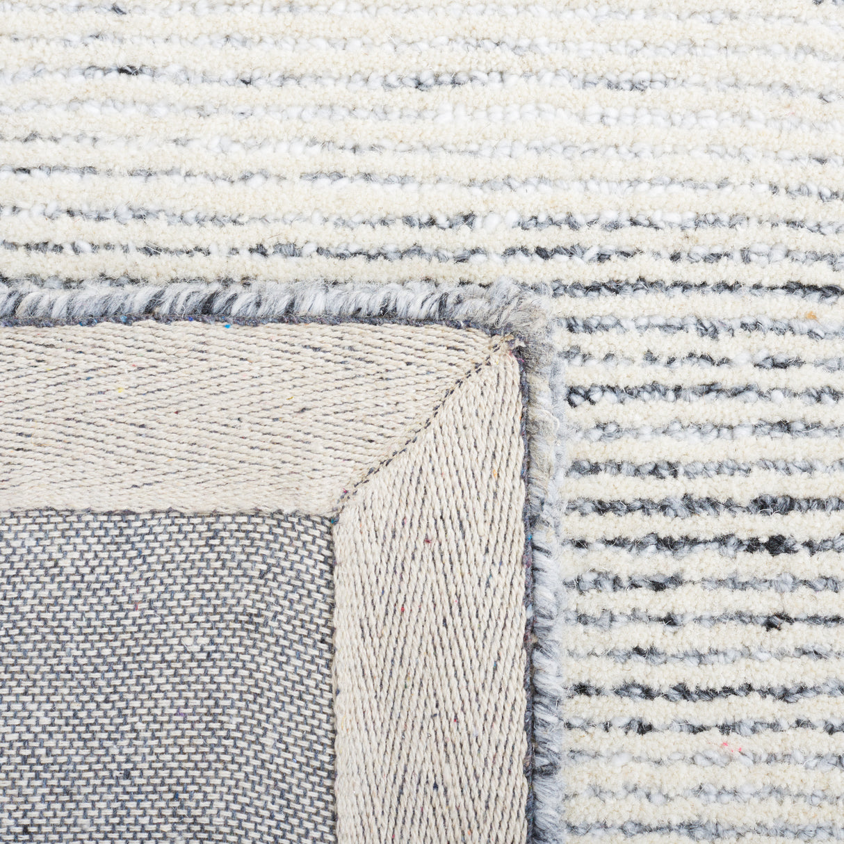 Safavieh Metro Met861F Grey/Ivory Rug.