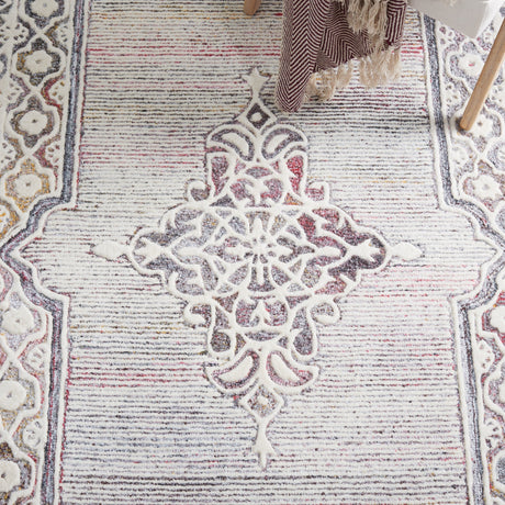 Safavieh Metro Met861Q Red/Ivory Rug.
