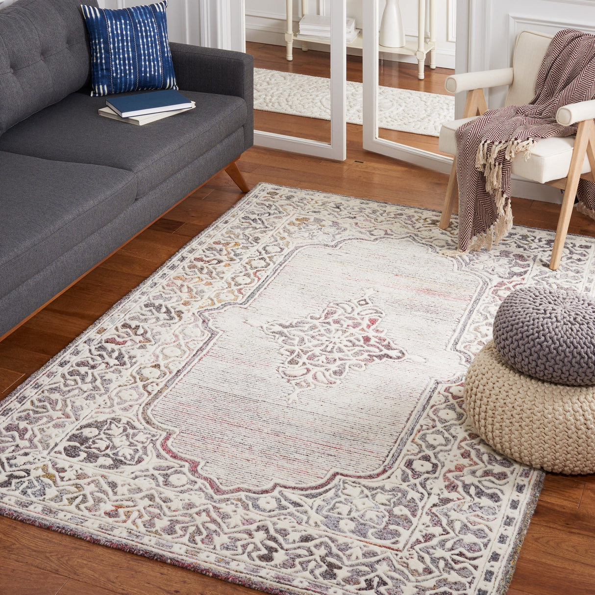 Safavieh Metro Met861Q Red/Ivory Rug.