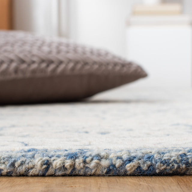 Safavieh Metro Met864M Blue/Ivory Rug.