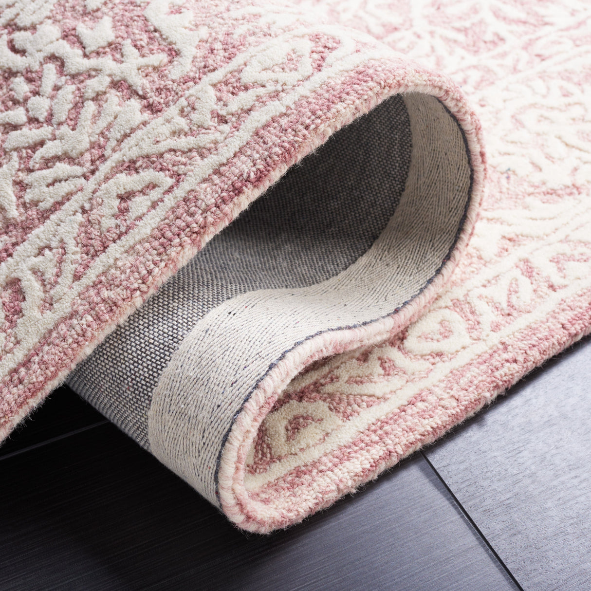 Safavieh Metro Met864U Pink/Ivory Rug.