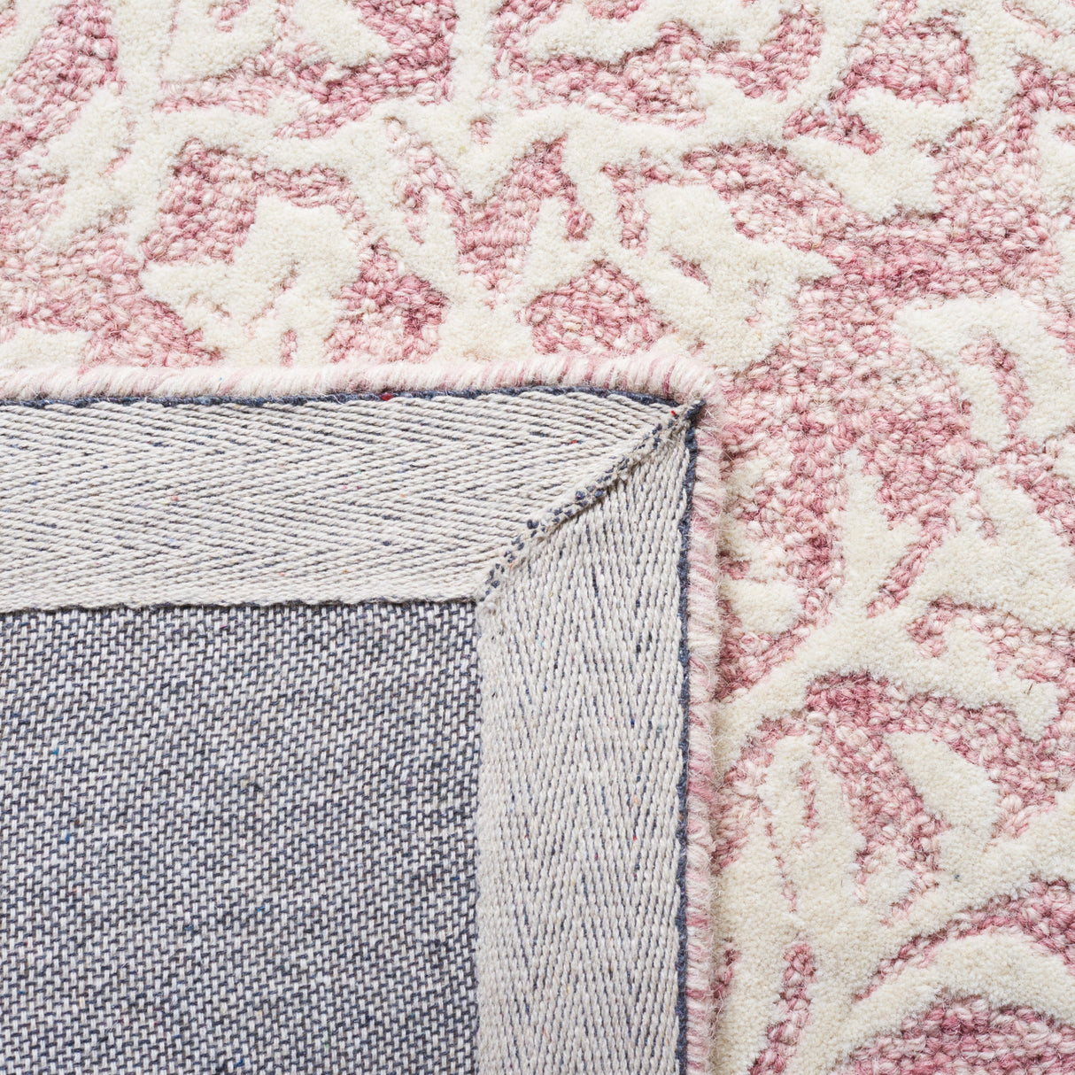 Safavieh Metro Met864U Pink/Ivory Rug.