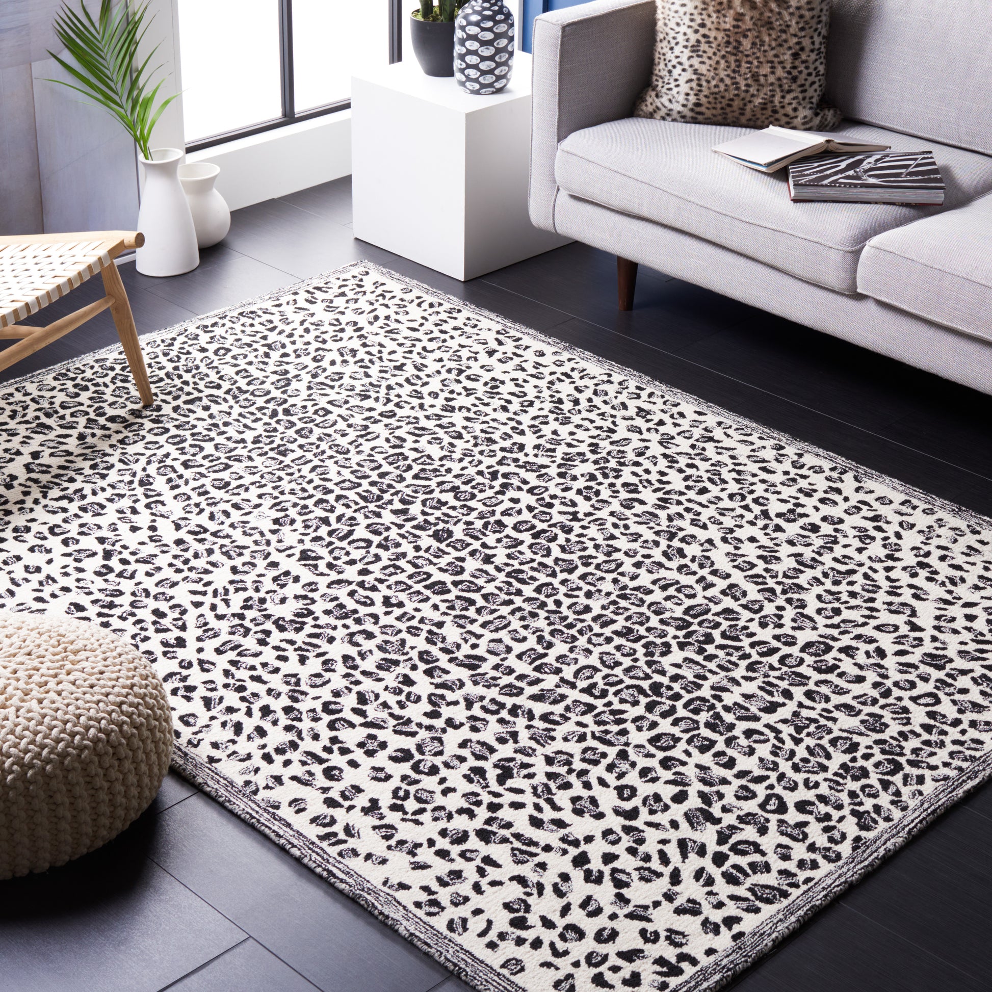 Safavieh Metro Met868Z Black/Ivory Area Rug