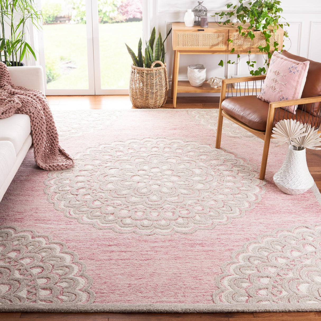 Safavieh Metro Met901U Dark Pink/Ivory Rug.