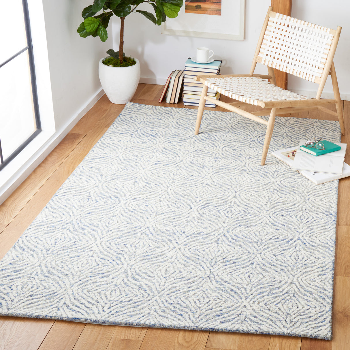 Safavieh Metro Met904M Blue/Ivory Rug.
